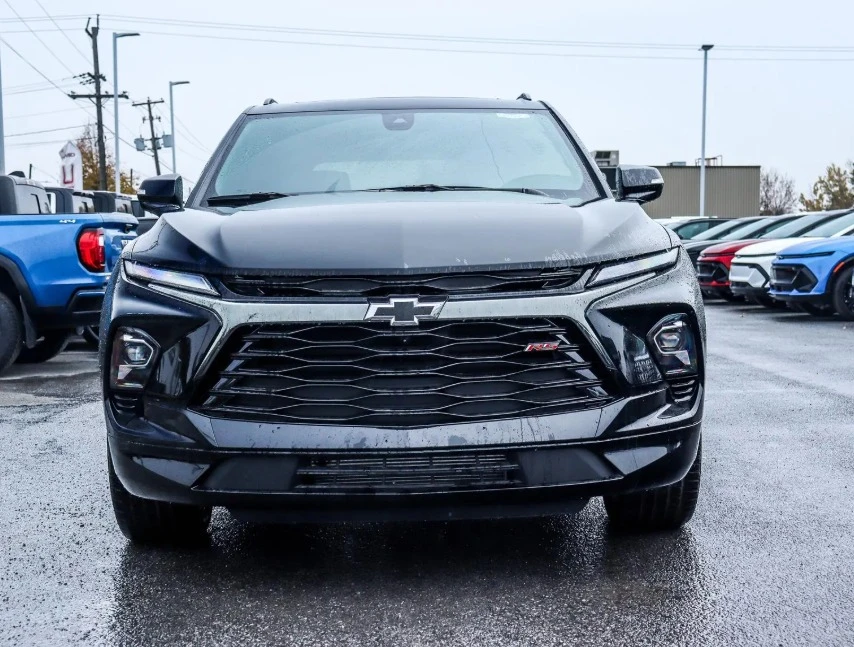 2025 Chevrolet Blazer - Image 2 of 15