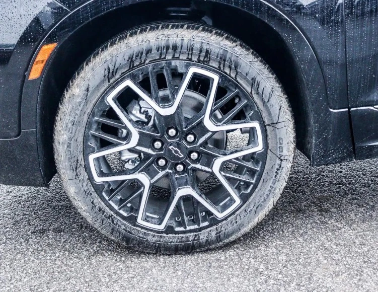 2025 Chevrolet Blazer - Image 13 of 15