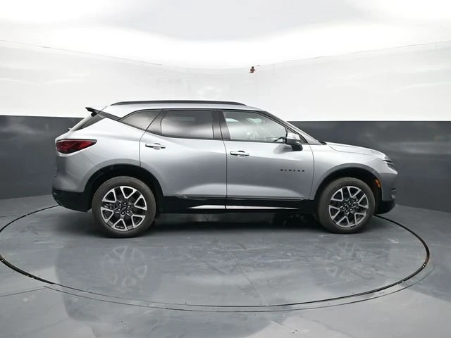 2025 Chevrolet Blazer - Image 10 of 20