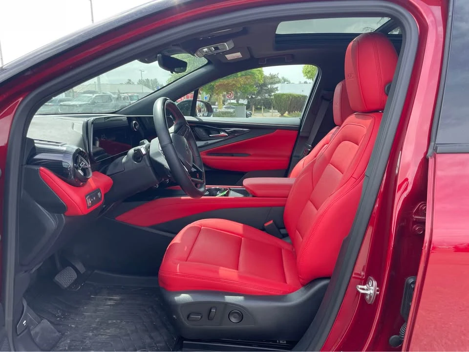 2025 Chevrolet Blazer - Image 9 of 18