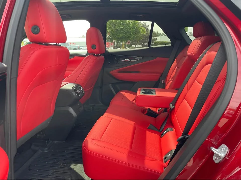 2025 Chevrolet Blazer - Image 16 of 18
