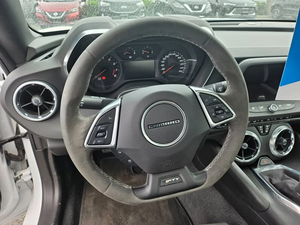 2025 Chevrolet Camaro - Image 9 of 19