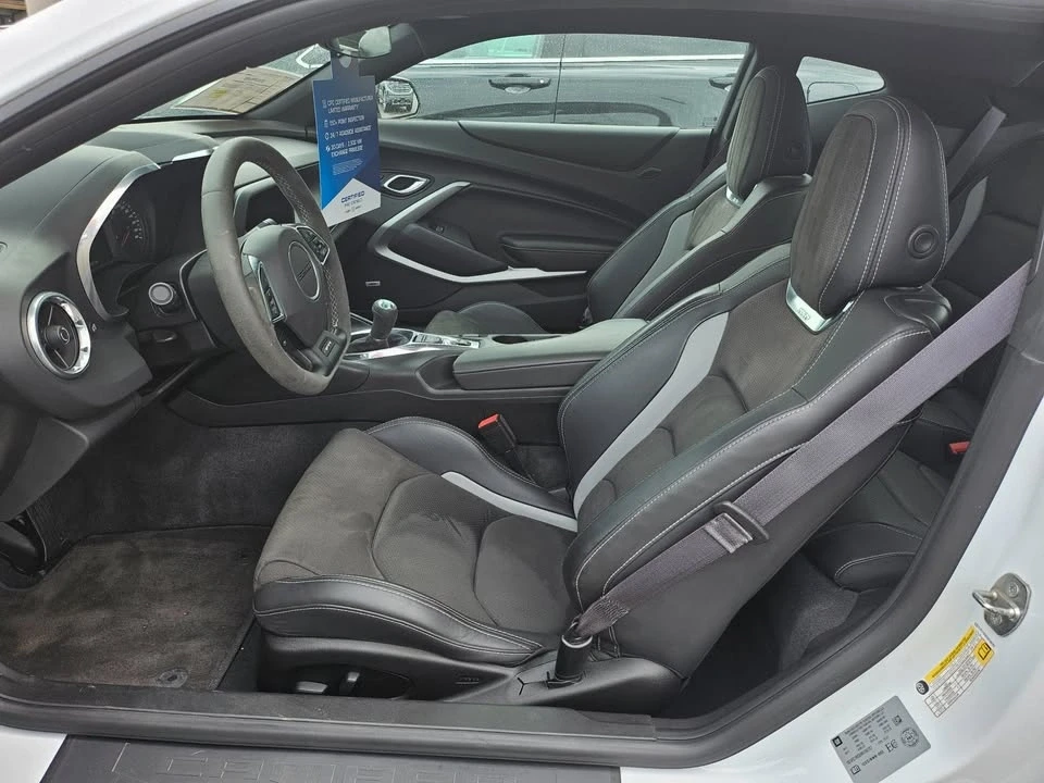 2025 Chevrolet Camaro - Image 8 of 19