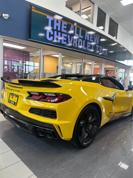 2025 Chevrolet Corvette C8 E-Ray - Image 6 of 12