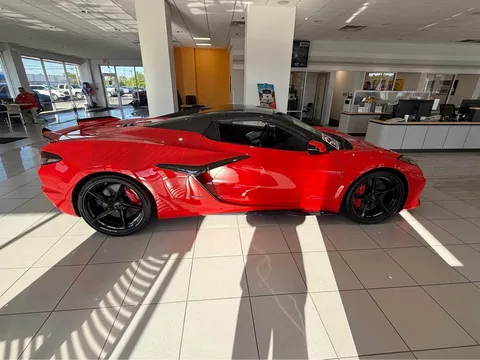 2025 Chevrolet Corvette C8 E-Ray - Image 4 of 9