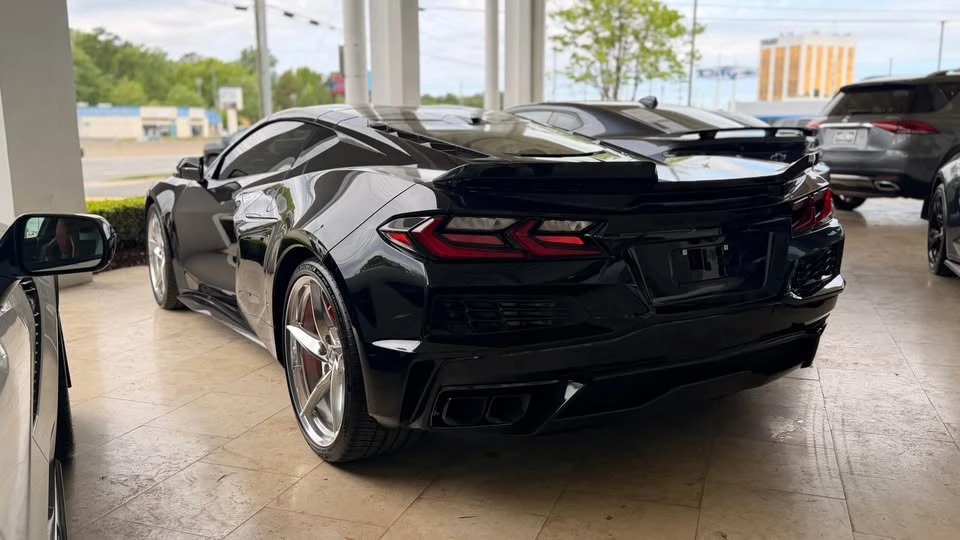 2025 Chevrolet Corvette C8 E-Ray - Image 5 of 11