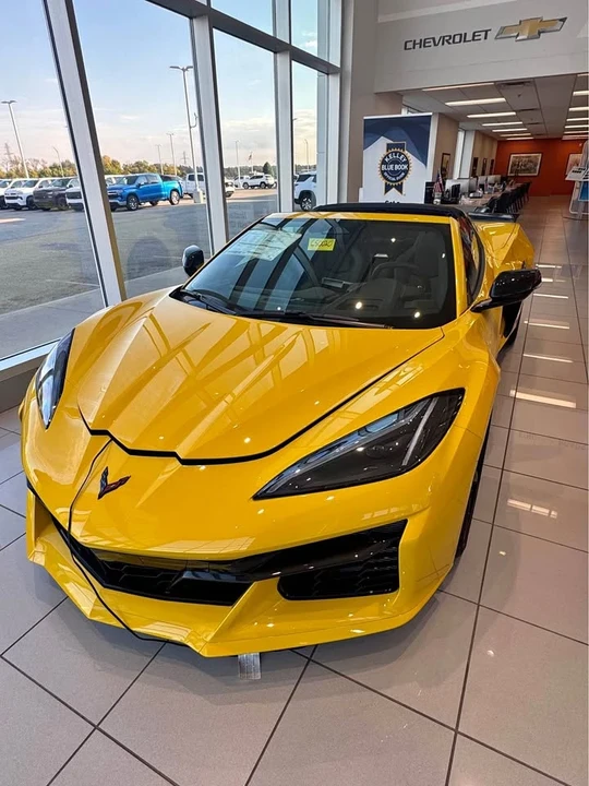 2025 Chevrolet Corvette C8 E-Ray - Image 1 of 1