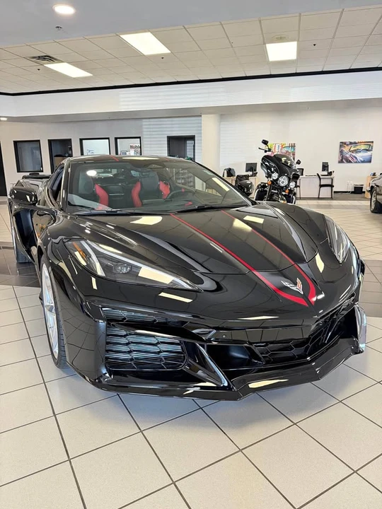 2025 Chevrolet Corvette C8 E-Ray - Image 1 of 10