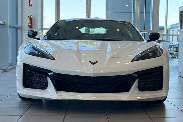 2025 Chevrolet Corvette C8 Z06 - Image 3 of 11