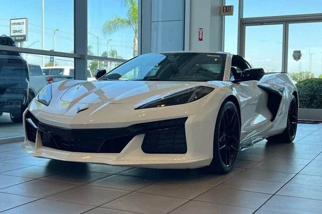 2025 Chevrolet Corvette C8 Z06 - Image 4 of 11