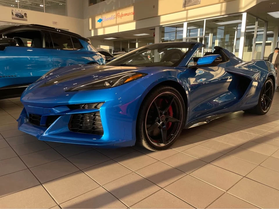 2025 Chevrolet Corvette C8 E-Ray - Image 3 of 12