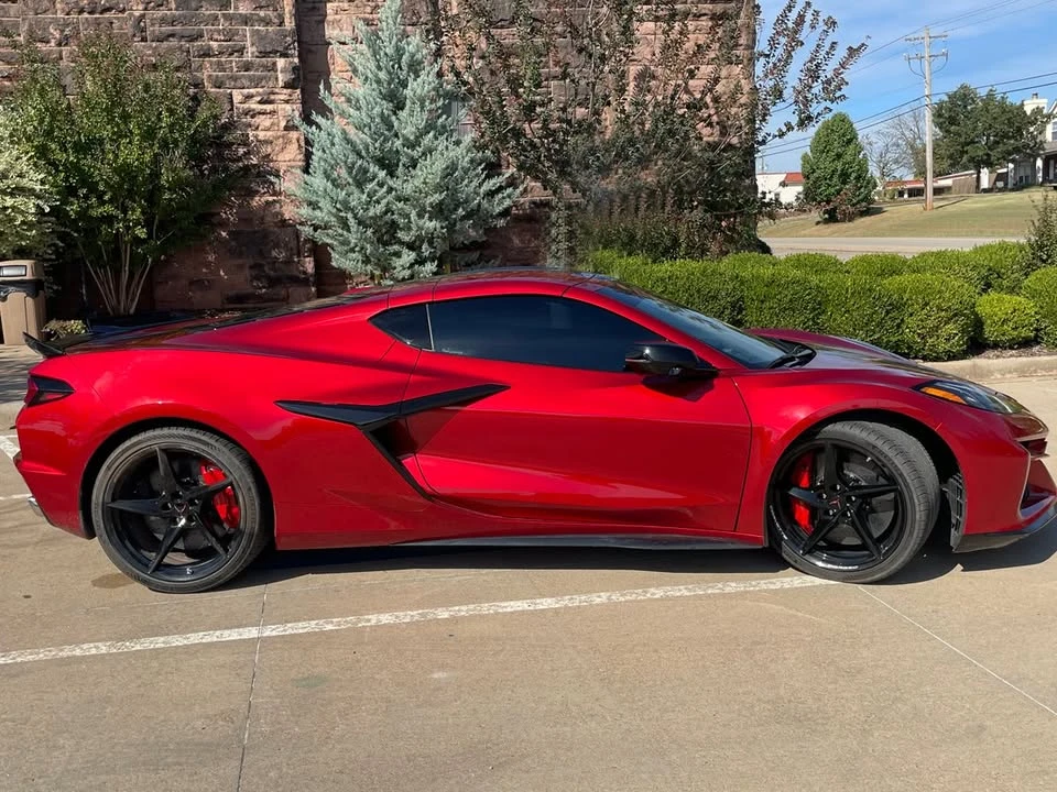 2025 Chevrolet Corvette C8 E-Ray - Image 2 of 7