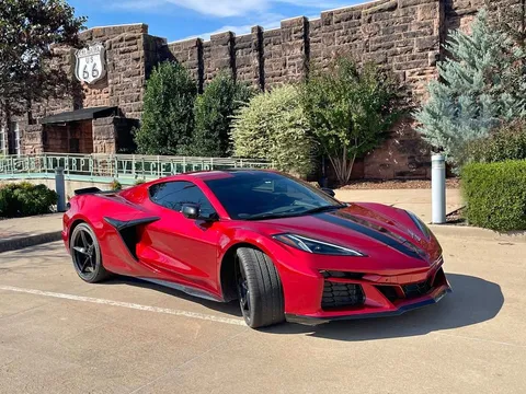 2025 Chevrolet Corvette E-Ray