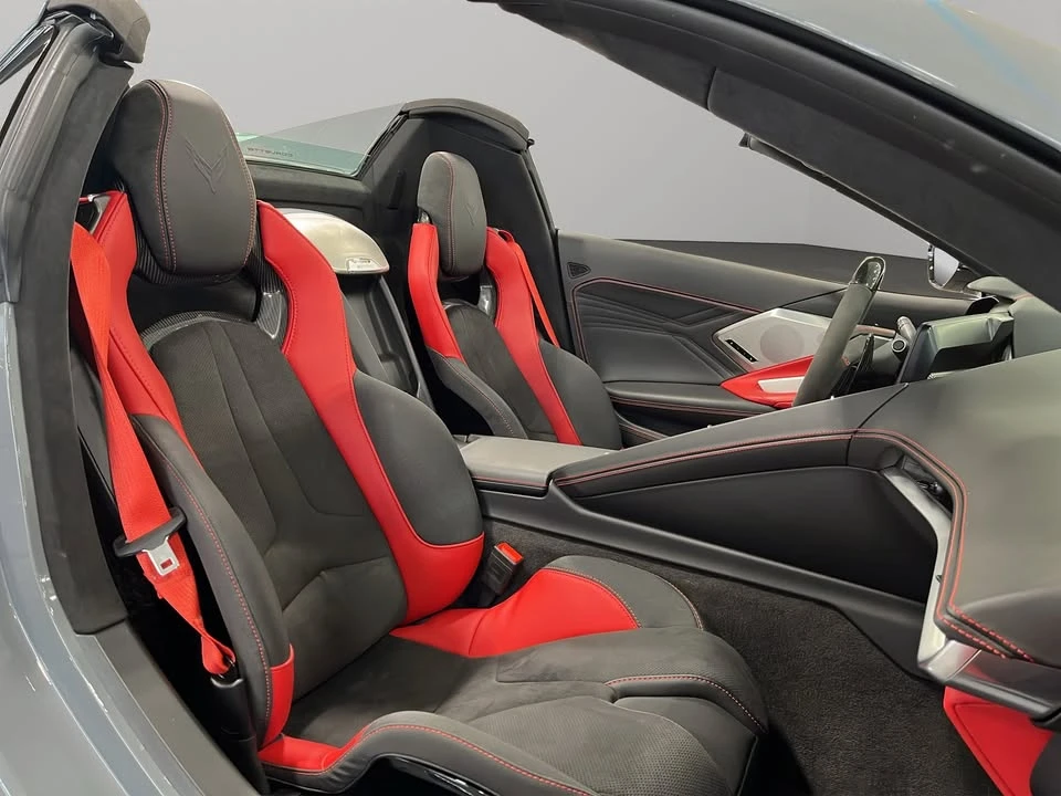 2025 Chevrolet Corvette C8 E-Ray - Image 14 of 17