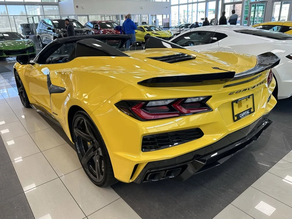 2025 Chevrolet Corvette C8 E-Ray - Image 4 of 9