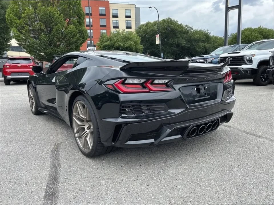 2025 Chevrolet Corvette C8 Z06 - Image 3 of 17