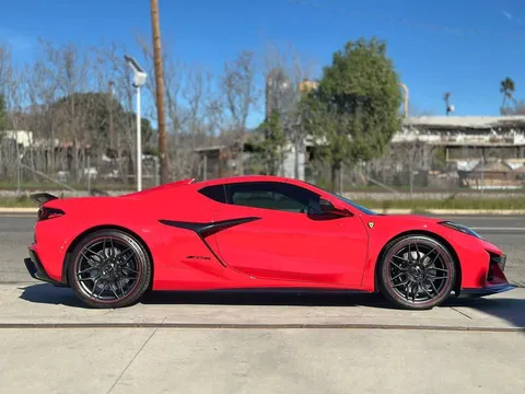 2025 Chevrolet Corvette C8 Z06 - Image 4 of 20