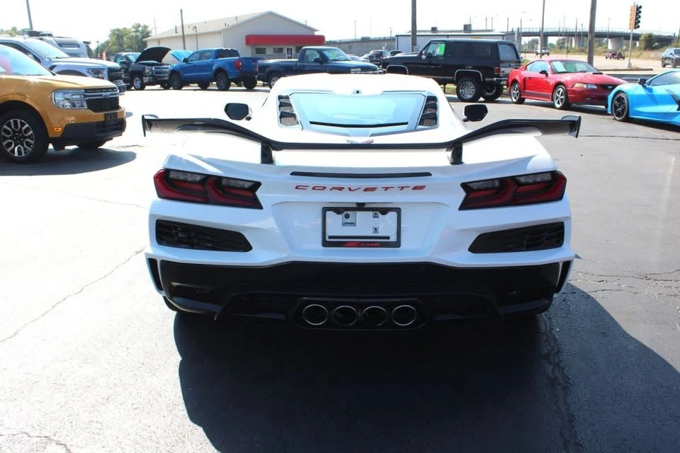 2025 Chevrolet Corvette C8 Z06 - Image 18 of 20