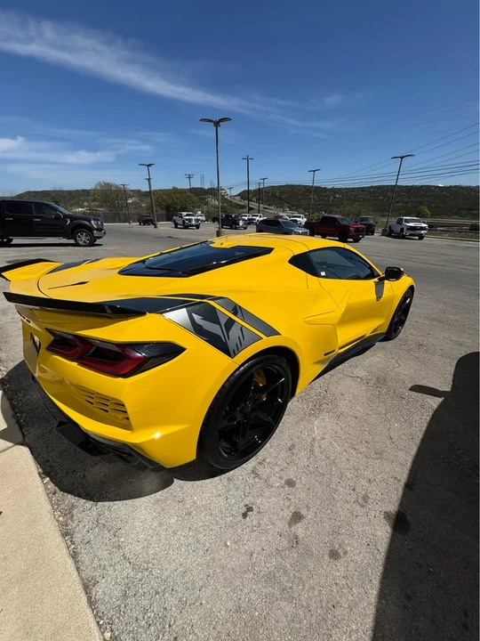 2025 Chevrolet Corvette C8 E-Ray - Image 6 of 12