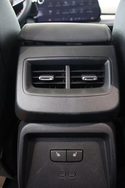 2025 Chevrolet Equinox - Image 18 of 20