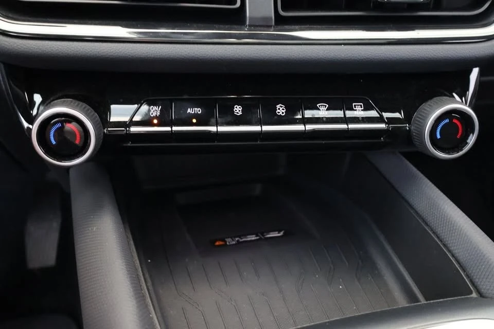2025 Chevrolet Equinox - Image 14 of 20