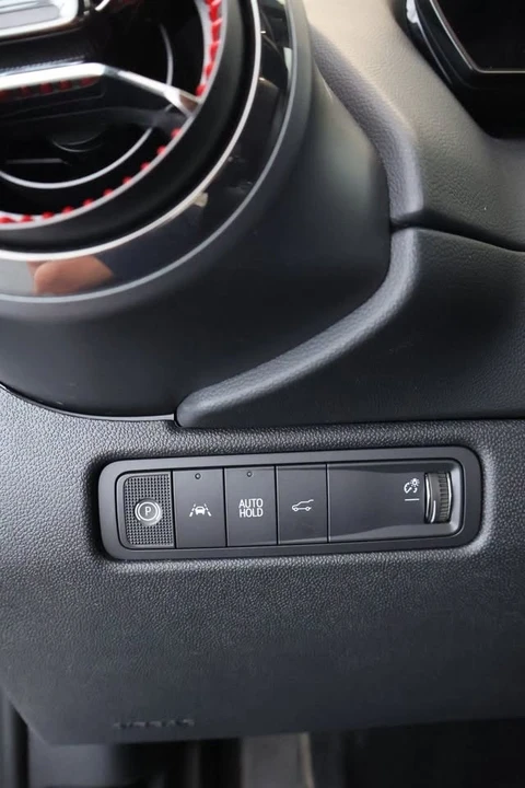 2025 Chevrolet Equinox - Image 14 of 19