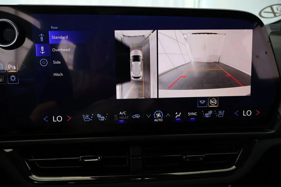 2025 Chevrolet Equinox - Image 12 of 19