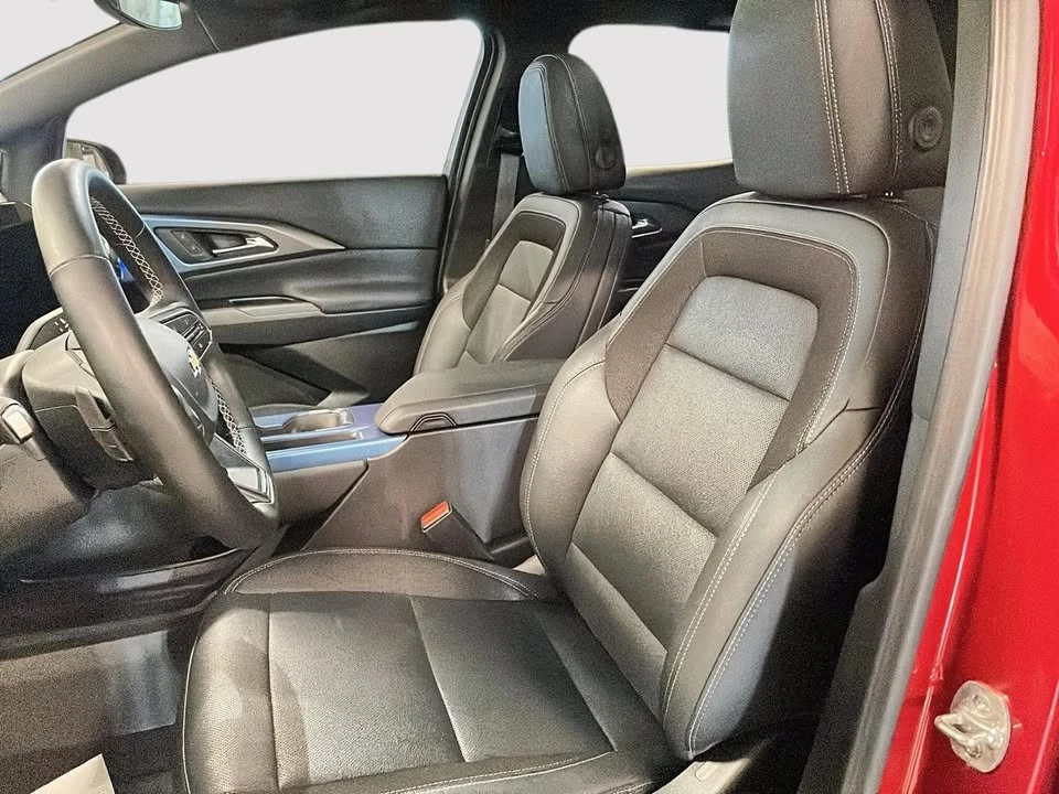 2025 Chevrolet Equinox - Image 9 of 10