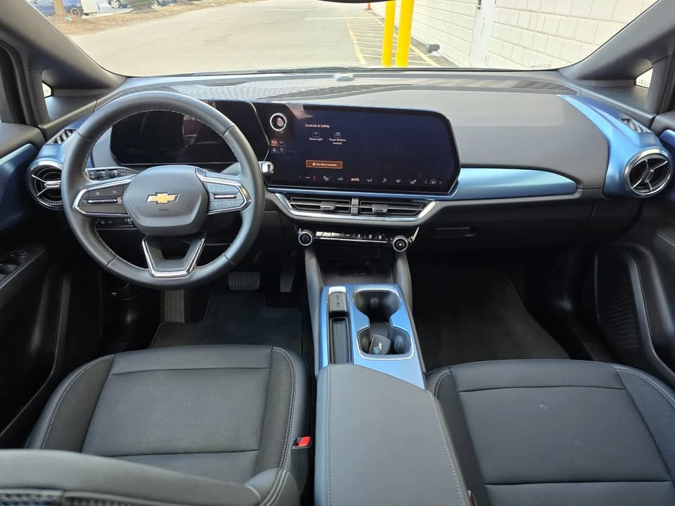 2025 Chevrolet Equinox - Image 2 of 17