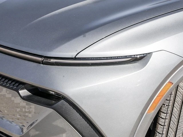 2025 Chevrolet Equinox - Image 10 of 17