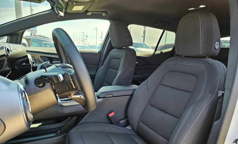 2025 Chevrolet Equinox - Image 14 of 20