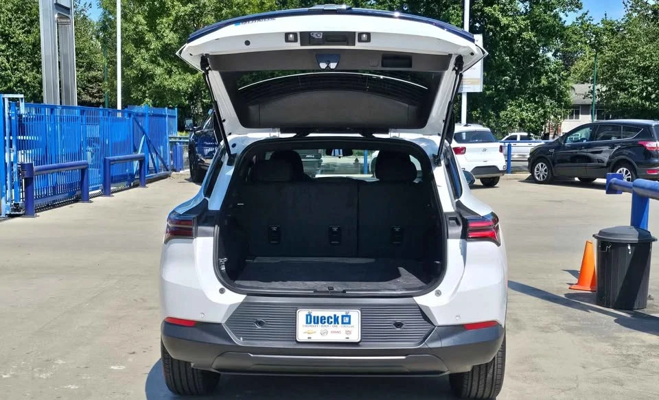2025 Chevrolet Equinox - Image 8 of 20