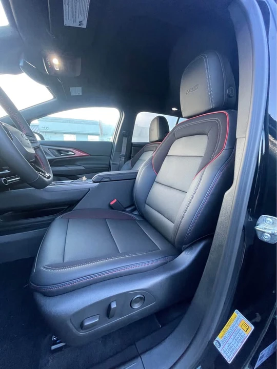 2025 Chevrolet Equinox - Image 9 of 16