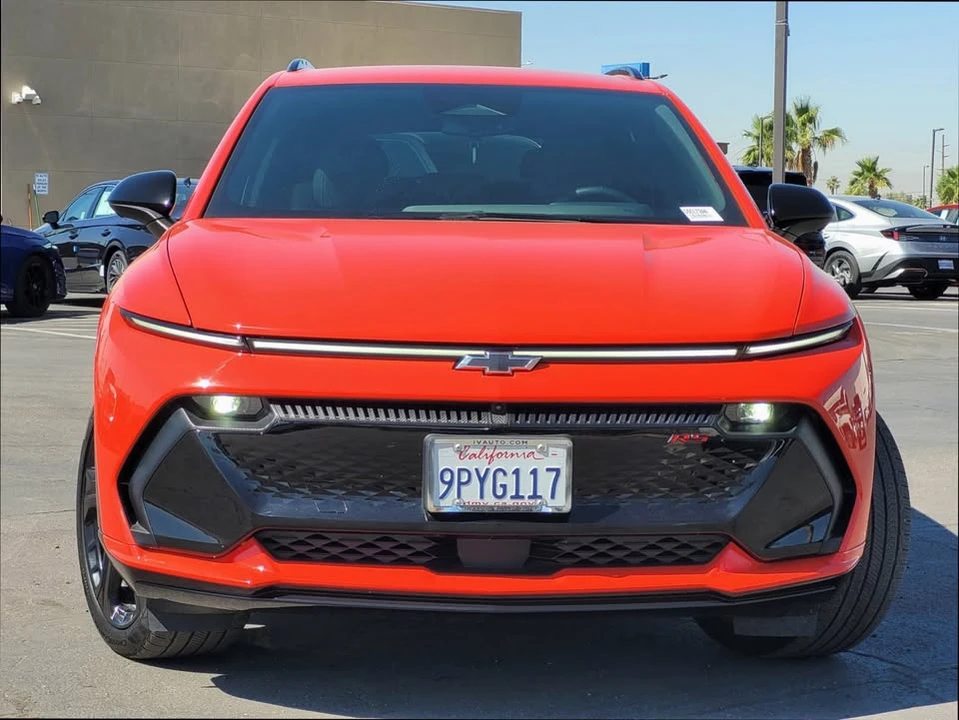 2025 Chevrolet Equinox - Image 2 of 3