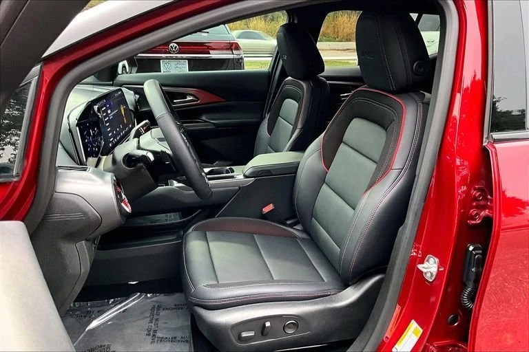 2025 Chevrolet Equinox - Image 11 of 12
