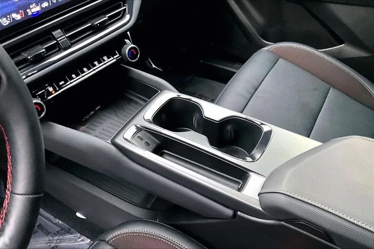 2025 Chevrolet Equinox - Image 10 of 12