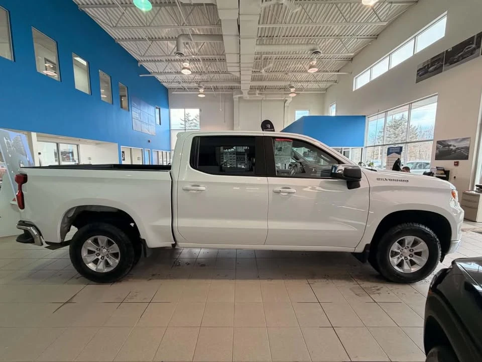 2025 Chevrolet Silverado 4th Gen - Image 4 of 10