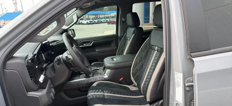 2025 Chevrolet Silverado 4th Gen - Image 4 of 9