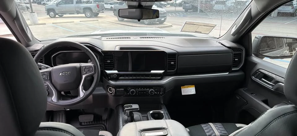 2025 Chevrolet Silverado 4th Gen - Image 5 of 9