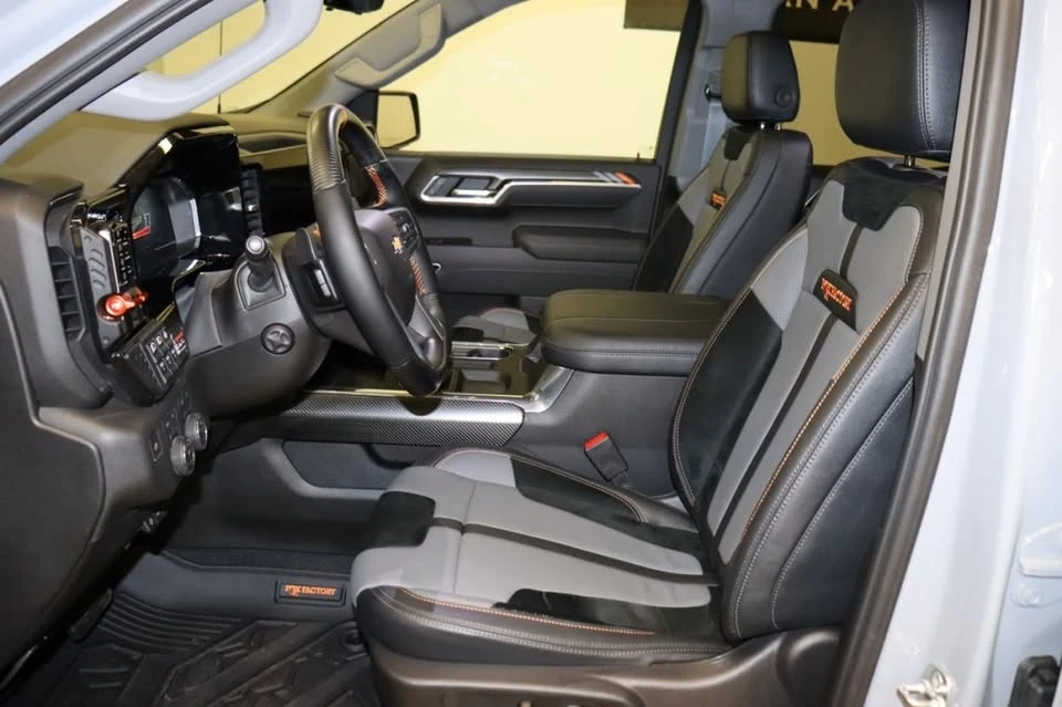 2025 Chevrolet Silverado 4th Gen - Image 17 of 20