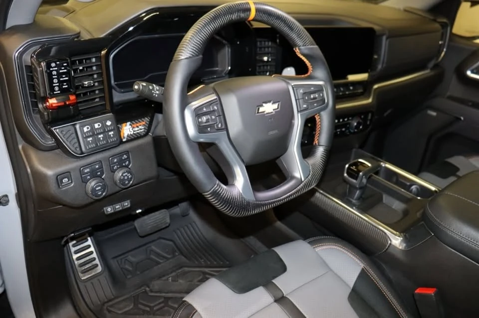 2025 Chevrolet Silverado 4th Gen - Image 18 of 20