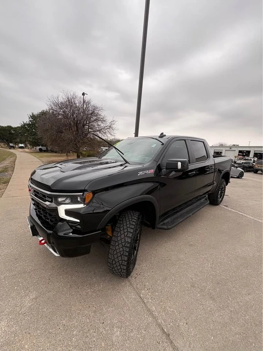 2025 Chevrolet Silverado 4th Gen - Image 2 of 8