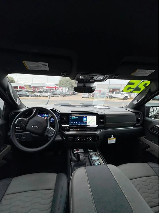 2025 Chevrolet Silverado 4th Gen - Image 7 of 8