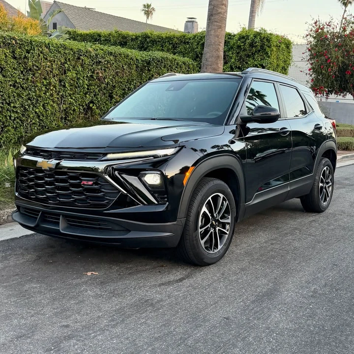 2025 Chevrolet Trailblazer - Image 2 of 12
