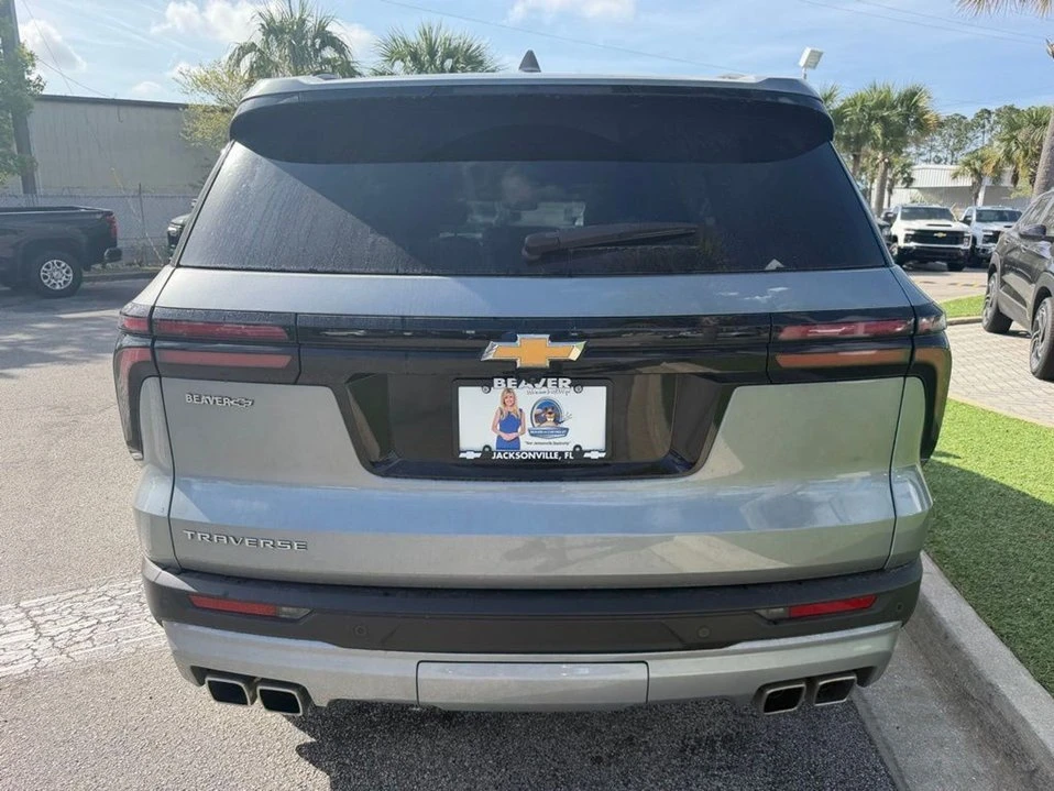 2025 Chevrolet Traverse - Image 3 of 10