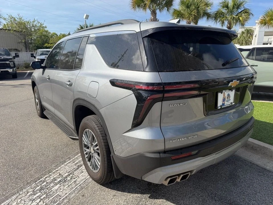 2025 Chevrolet Traverse - Image 4 of 10