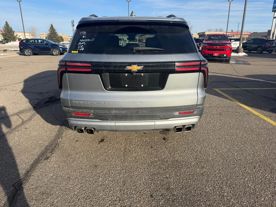 2025 Chevrolet Traverse - Image 3 of 18
