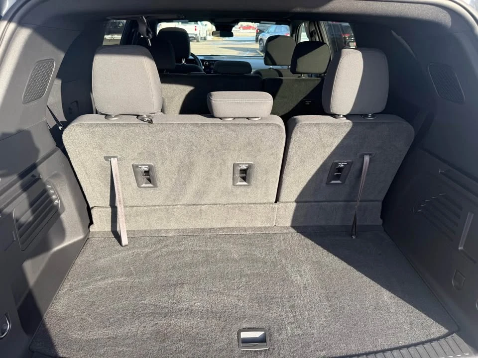 2025 Chevrolet Traverse - Image 5 of 18