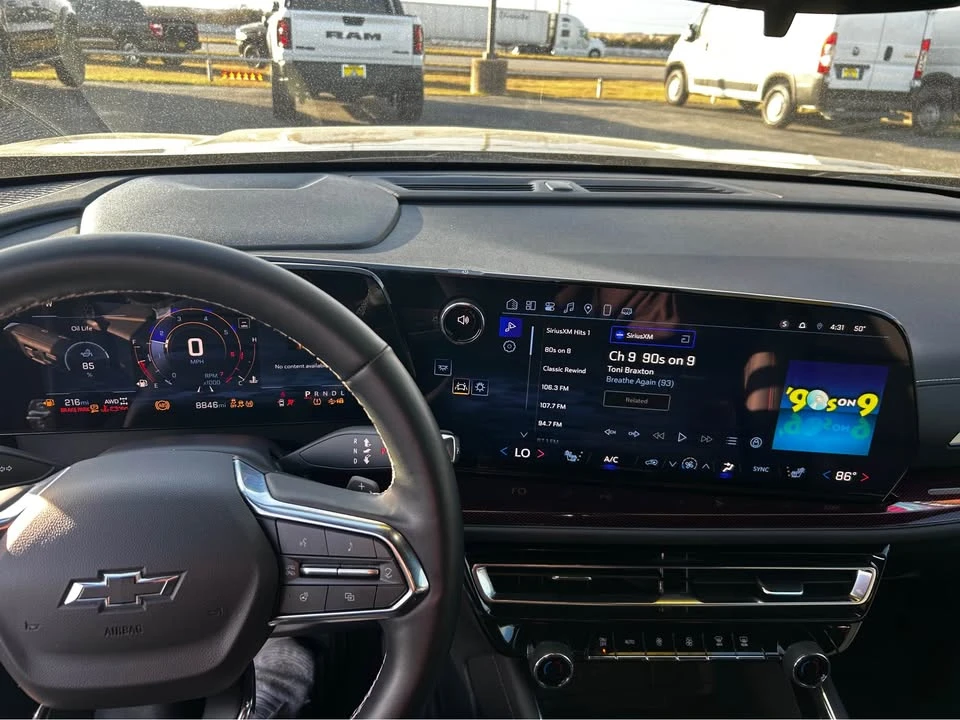 2025 Chevrolet Traverse - Image 6 of 8