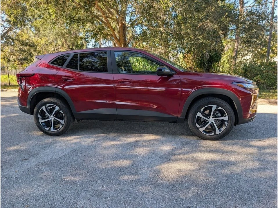 2025 Chevrolet Trax - Image 10 of 10